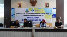 PJ Bupati Garut H Barnas Adjidin membuka sosialisasi TPPO