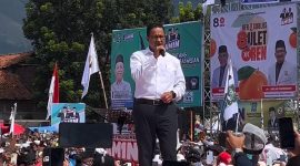 Capres 01 Anies Baswedan saat kampanye di Lapangan Jayaraga Garut