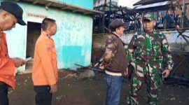 Danramil 1114/Cilawu cek lokasi kebakaran rumah