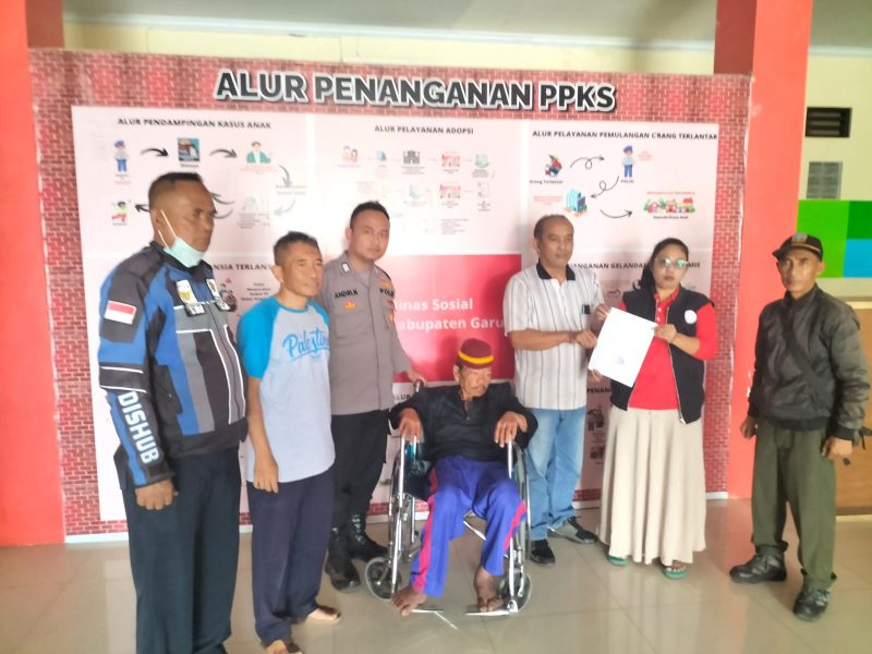 Polsek Limbangan temukan warga yang tergeletak di terminal Limbangan