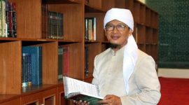Aa Gym Pengasuh Pondok Pesantren Daarut Tauhiid Bandung