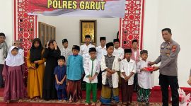 Polres Garut santuni anak yatim di Wanaraja