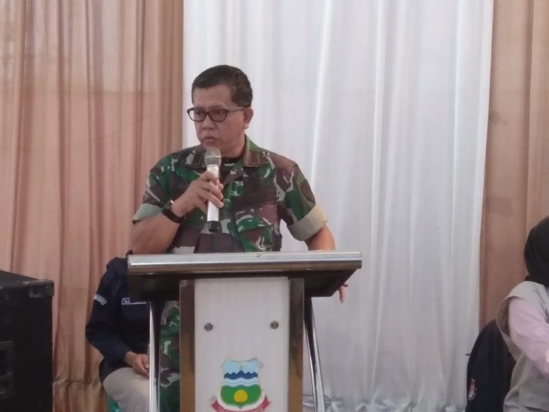 Danramil 1114/Cilawu Kaf Inf Encep Dedi Iskandar menghadiri rapar pleno terbuka