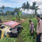 Truk terguling di jalan Ibrahim Adji