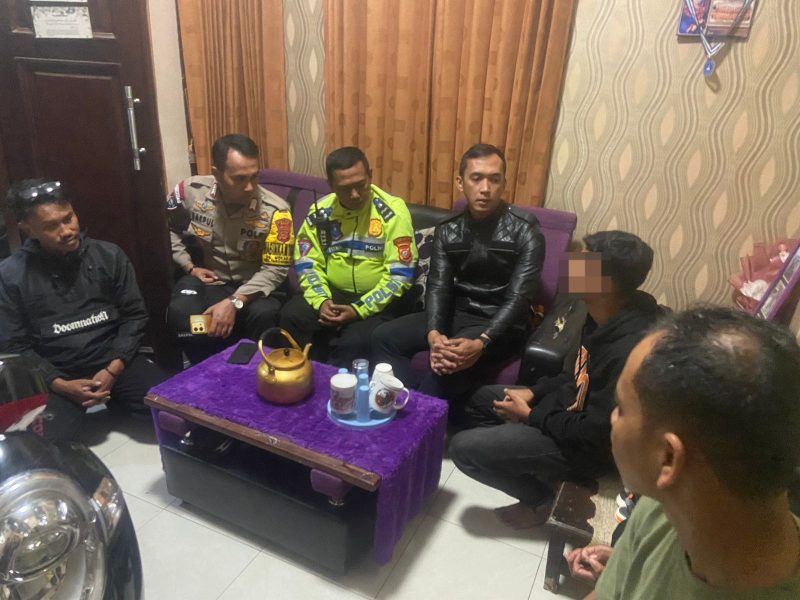 Satlantas Polres Garut berikan pembinaan kepada 2 remaja