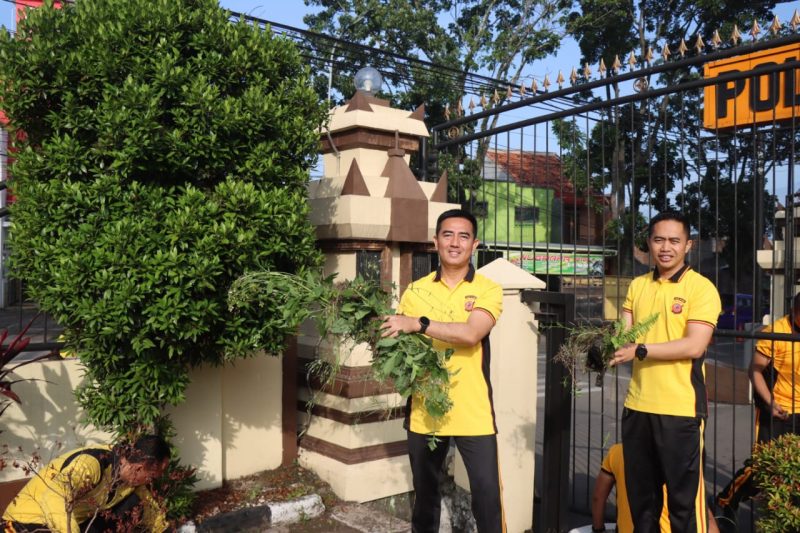 Kapolres Garut pimpin langsung giat Jumat bersih 