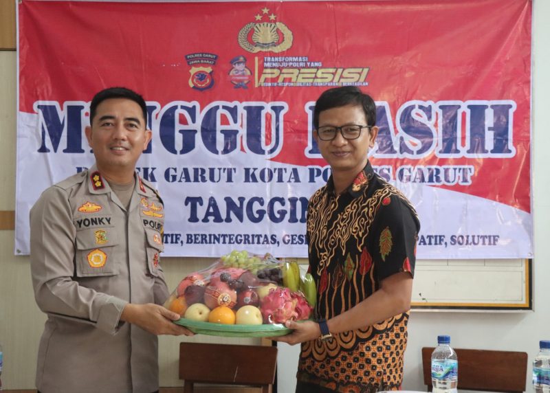 Foto : Kapolres Garut giat Minggu Kasih di Gereja Pasundan Garut