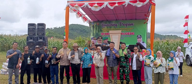 Foto : Kapolres Garut AKBP Rohman Yonky Dilatha di Desa Wisata Pakenjeng 