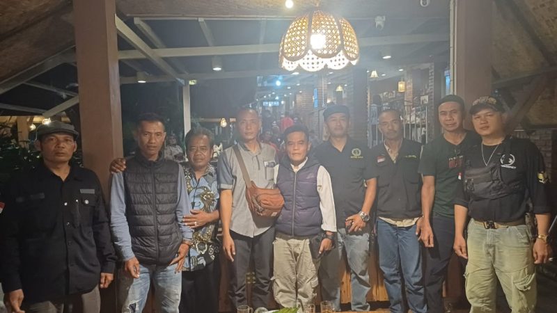Foto : DPP Gapura Jabar Wilayah Garut acara Buka Bersama di RM Lumbung Padi Garut