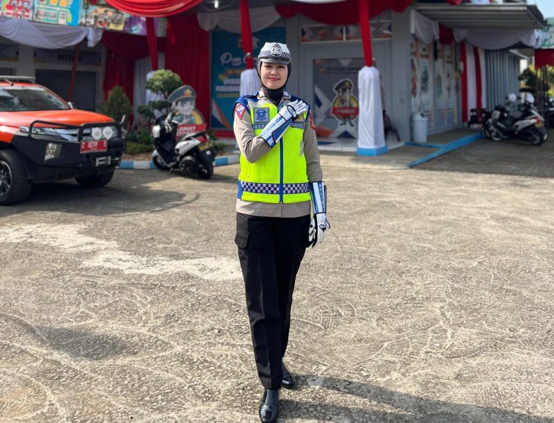 Bripka Poppy anggota Sat Lantas Polres Garut