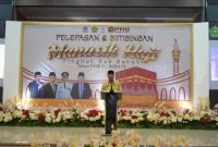 Foto : Pj Bupati Garut Barnas Adjidin saat pelepasan Calhaj asal garut