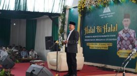 Foto : Barnas Adjidin saat di Ponpes Al-Halim
