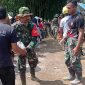 Foto : Danramil 1115/Cisurupan Lettu Inf Sumalik saat di lokasi TMMD ke 120