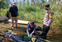 Foto : Polsek Talegong olah tkp penemuan mayat