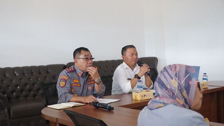 Foto : Kadishub Garut Dishub Garut Satria Budi saat Rapat Forum Lalu Lintas 