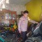 Foto : Rumah enak hancur akibat hantaman motor