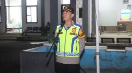 Foto : Kapolres Garut AKBP Rohman Yonky Dilatha, S.I.K., M.Si., saat pimpin apel gabungan