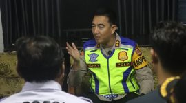Foto : Kapolres Garut bersama tokoh masyarakat Cikajang