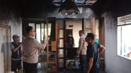 Foto : Rumah H Oman yang terbakar
