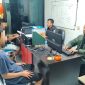Pelaku pencurian gerobak saat di periksa di Mapolsek Garut kota (Foto:Istimewa)