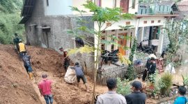 Lokasi longsor di Desa Sukamulya Singajaya