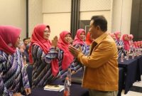 Barnas Adjidin saat menyapa para peserta guru BK jenjang SMP 