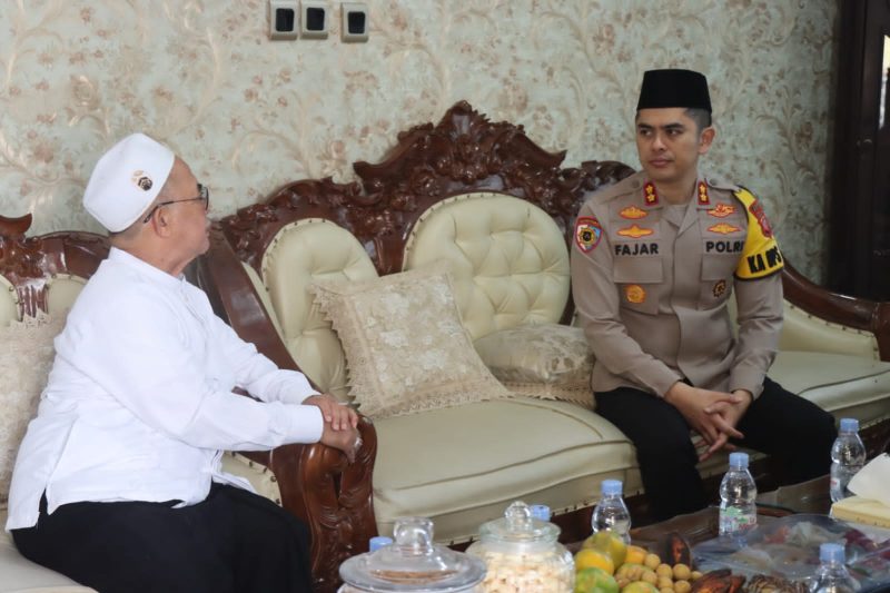 Kapolres Garut AKBP Mochamad Fajar Gemilang, S.I.K., M.H., M.I.K.saat kunjungi Pondok Pesantren Fauzan