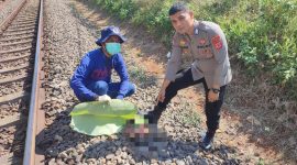 Petugas Polsek Cibatu saat olah TKP, (Foto :Istimewa)