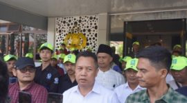 Ketua DPC PKB Garut Dadan Hidayatullah seusai pelaporan ke Polres Garut