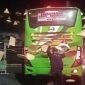 Bus jurusan Garut-Sigaparna -Kalideres masuk jalan protokol Ahmad Yani
