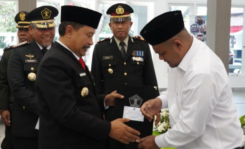 PJ Bupati Garut Barnas Adjidin saat menghadiri pemberian remisi kepada 656 orang narapidana, (Foto:Istimewa).  