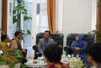 Pj BUpati Garut bersama Ketua Dewan Pembina Yayasan Dewa Dewi Indonesia