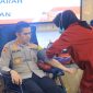 Kapolres Garut, AKBP Mochamad Fajar Gemilang, S.I.K., M.H., M.I.K., saat giat donor darah