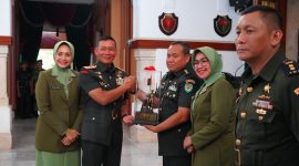 Pangdam III/Siliwangi Mayjen TNI Mohammad Fadjar, MPICT., memimpin acara Serah Terima Jabatan, (Foto:Pendam III/Slw).
