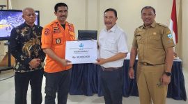 ASN Garut dan BJB salurkan 100 juta bagi warga terdampak gempa garut, (Foto:Istimewa)