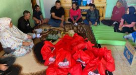 Aggota DPRD Garut Yudha Puja Turnawan saat di lokasi korban kebakaran