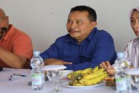 Pj Bupati Garut Barnas Adjidin saat pimpin rakor di Aula Desa Wanajaya