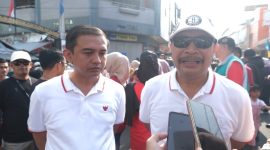 Pj Bupati Garut di dampingi Ketua DPRD Garut Aris saat Car Free Day