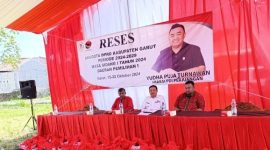 Yudha Puja Turnawan Didampingi Pj Bupati Garut H Barnas Adjidin saat Reses I, (Foto:Istimewa*).
