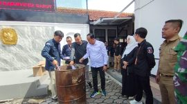 Pemusnahan surat suara rusak, (Foto:KPU).