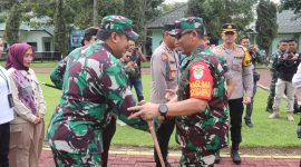 Komandan Kodim (Dandim) 0611/Garut, Letkol Czi Dhanisworo, S.Sos., dampingi Pangdam III/Siliwangi Mayjen TNI Dadang Arif Abdurahman, S.E., M.Si., (Foto:Istimewa).