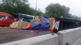 Kondisi saat insiden kecelakaan beruntun di Tol Cipularang KM 92, (Foto : Istimewa).