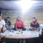 Polsek Leuwigoong laksanakan patroli malam di Desa Dungusiku, (Foto:Istimewa).