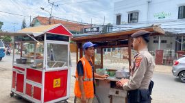 Sat Samapta Polres Garut terus menunjukkan komitmennya dalam menjaga keamanan dan ketertiban masyarakat dengan melaksanakan patroli rutin di wilayah Jalan Merdeka, Kabupaten Garut. Jumat (13/12/2024).