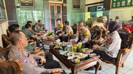 Dalam upaya mempererat hubungan dan memperkuat sinergitas antara TNI dan Polri, Polres Garut mengadakan kunjungan silaturahmi ke Korem 062/Tarumanagara. Senin (16/12/2024).
