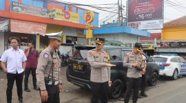 Dalam rangka mempersiapkan pengamanan Natal 2024 dan Tahun Baru 2025 Kapolres Garut AKBP Mochamad Fajar Gemilang S.I.K., M.H., M.I.K., melakukan pengecekan langsung ke sejumlah jalur utama di wilayah Garut. Rabu (18/12/2024).
