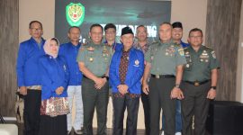 Pangdam III/Siliwangi, Mayjen TNI Dadang Arif Abdurahman, S.E., M.Si., CHRMP., menerima audiensi dari Dewan Pengurus Daerah Ikatan Alumni Lemhannas (DPD IKAL) Provinsi Jawa Barat di Ruang Tirtayasa, Makodam III/Siliwangi, Jalan Aceh No. 69, Kota Bandung, Rabu (18/12/2024).
