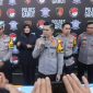 Polres Garut melaksanakan kegiatan Press Release Akhir Tahun di Mako Polres Garut, Jumat (20/12/2024). 
