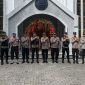 Polres Garut melaksanakan kegiatan pengamanan di Gereja Pasundan Garut sebagai bagian dari Operasi 'Lilin Lodaya 2024' dalam rangka pengamanan Natal Tahun 2024 dan Tahun Baru 2025 di wilayah Kabupaten Garut. Sabtu (21/12/2024).
