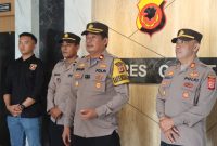 Polres Garut siagakan alat berat pada daerah rawan longsor seperti Jalur Limbangan – Malangbong, Jalur Cilawu dan Garut Selatan. 
